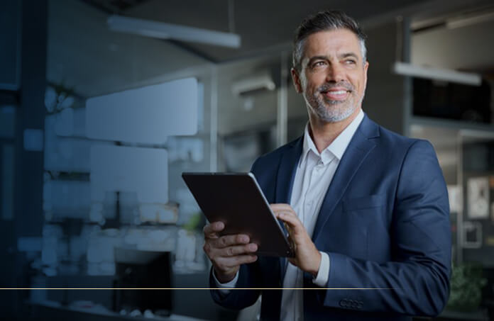 Executivo usando internet de alta performance
